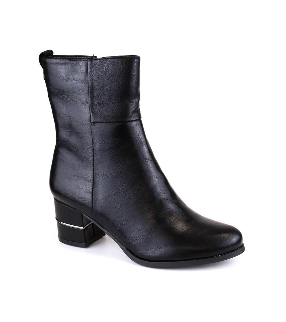 Jezzi W JEZ421 black insulated ankle boots with a decorative heel