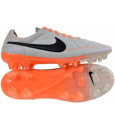BUTY NIKE TIEMPO LEGEND V FG roz 41 /631518 008
