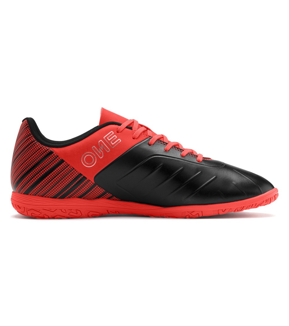 Buty piłkarskie Puma One 5.4 IT czerwono-czarne 105654 01
