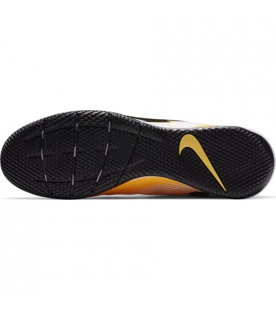 Buty piłkarskie Nike Mercurial Superfly 7 Academy IC AT7975 801