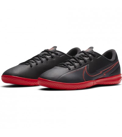 Buty piłkarskie Nike Mercurial Vapor 13 Academy IC JUNIOR AT8137 060