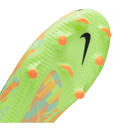 Buty piłkarskie Nike Phantom GT2 Academy FG/MG DA4433 343