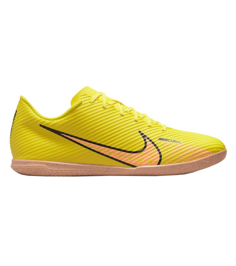 Buty piłkarskie Nike Mercurial Vapor 15 Club IC żółte DJ5969 780