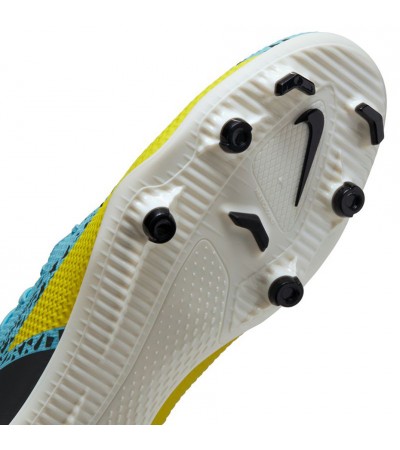 Buty piłkarskie Nike Phantom GT2 Club FG/MG DA5640 407