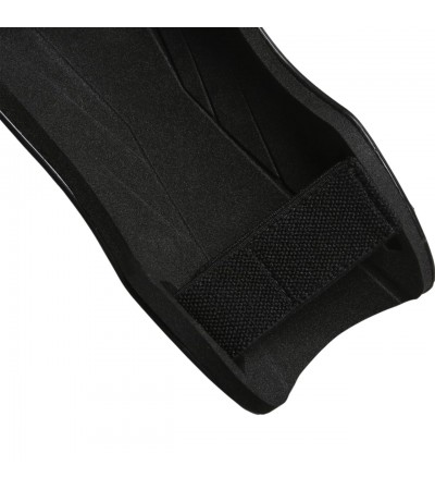 Ochraniacze piłkarskie dla dzieci adidas Tiro Training czarne HN5614