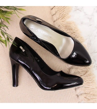 Black pumps lacquered on the W Sergio Leone post