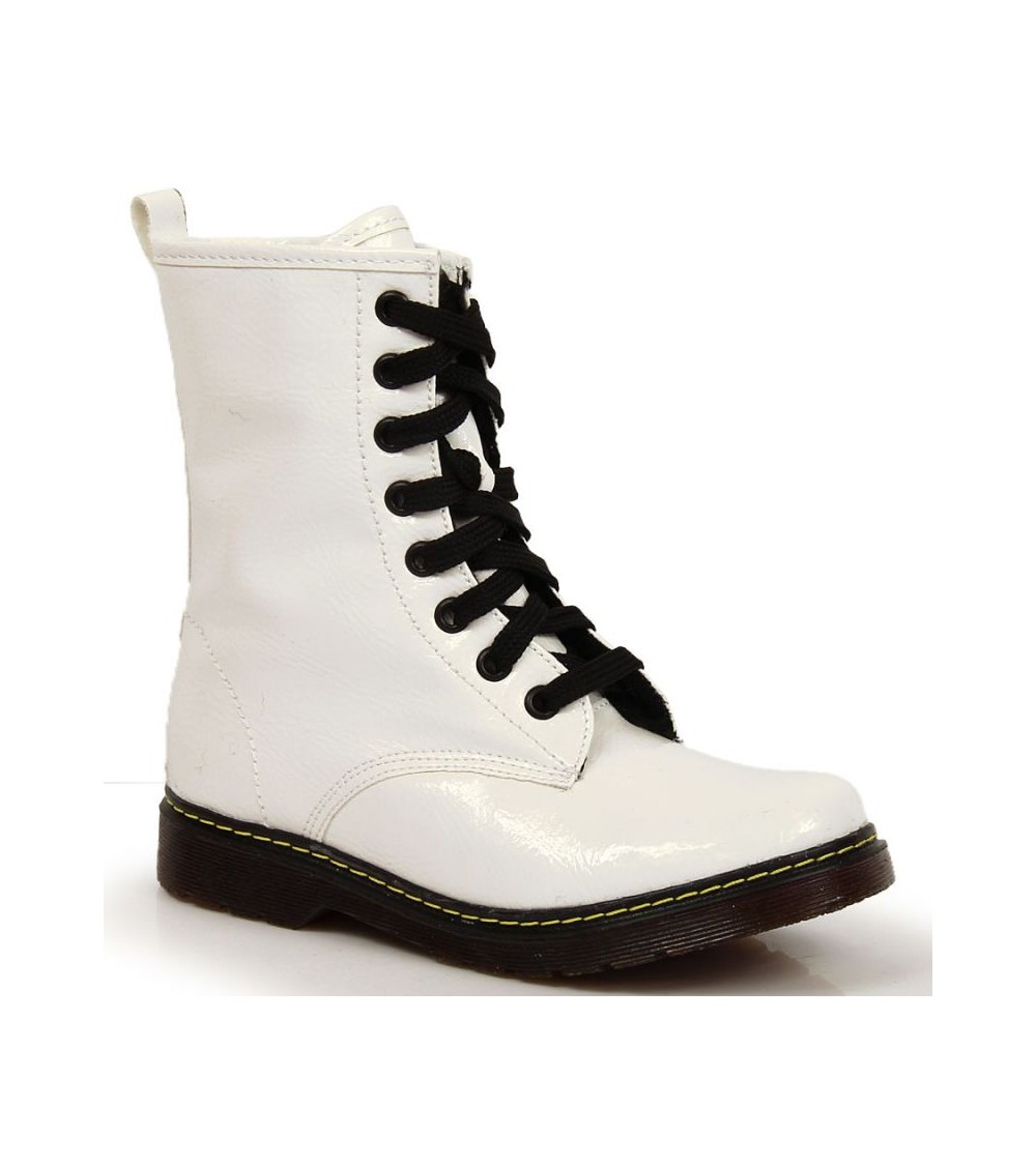 Warm lacquered boots Kornecki Jr KOR6017A white